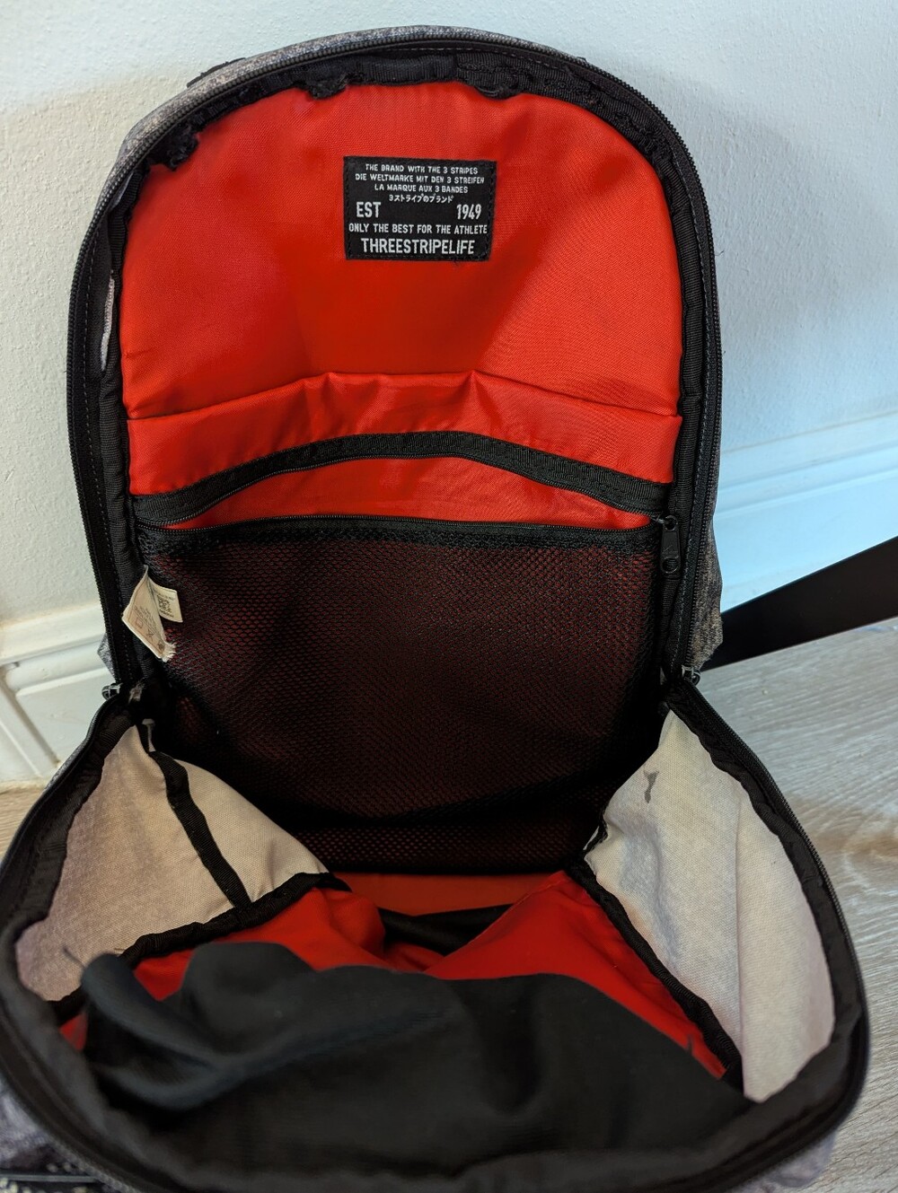 Adidas Gray Heather & Red Bungee Backpack Bookbag School Gym Travel - Picture 6 of 11